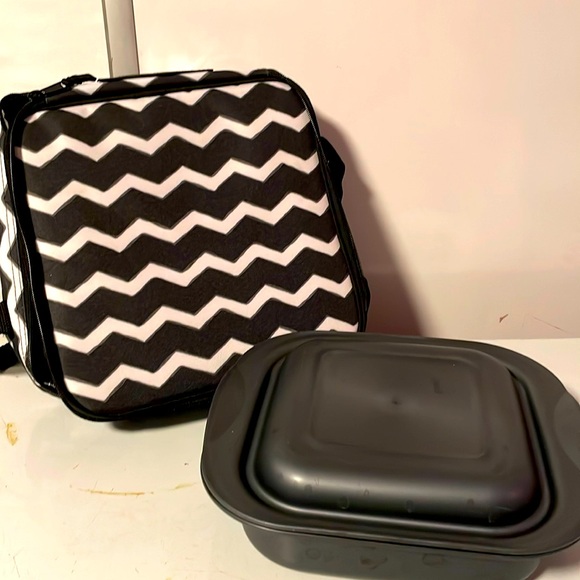 Tupperware Ultra Pro Square Baking dish and Thirty-One carrier - Picture 1 of 10